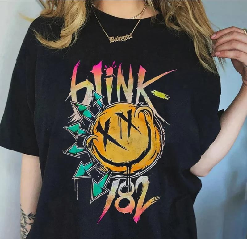 Blinkkkk Rock Shirt, Smile Face T-Shirt, Concert Shirt Cute Smile Shirt Hoodie, Sweatshirt | RetroVerseTees.com