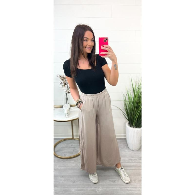 Cindy Crinkle Wide Leg Pant T-Shirts, Hoodie, Sweatshirt | RetroVerseTees.com