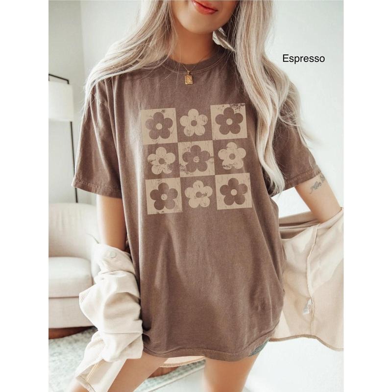 Comfort Colors Checkered Flowers Shirt Retro Flowers T-Shirt Boho Floral TShirt Gift For Mom Spring T Shirt Trendy Floral...