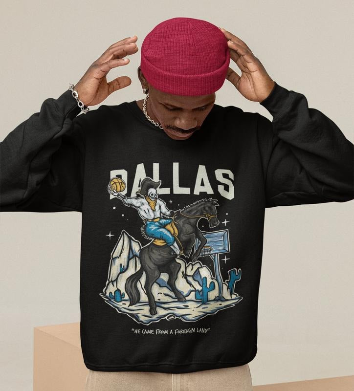 Dallas Basketball Sweatshirt,  Vintage Dallas Graphic Sweatshirt, 90s Style Dallas Crewneck T-Shirts, Hoodie