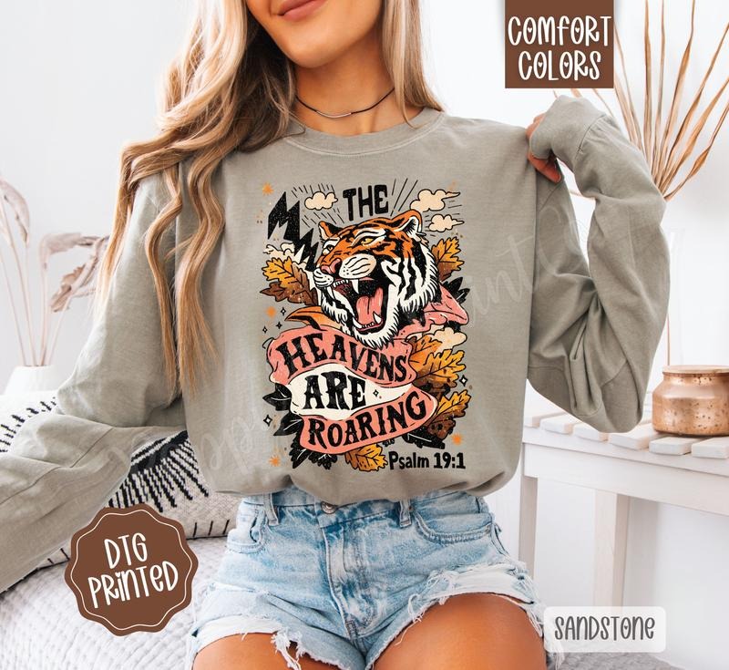 Heavens Are Roaring Comfort Colors Long Sleeve T-Shirt, Cute Women's Fall Religious Tee Hoodie, Sweatshirt